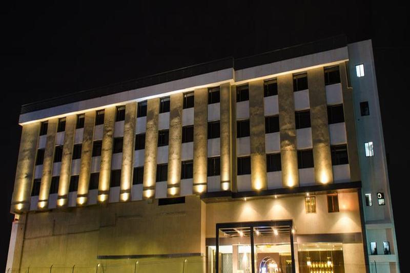Hotel Siesta Hinjewadi Pune Exteriör bild